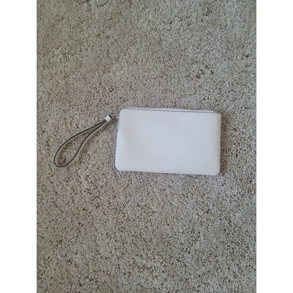 NWT Coach Authentic Chalk LRG CRN ZP‎ Wristlet & Wallet